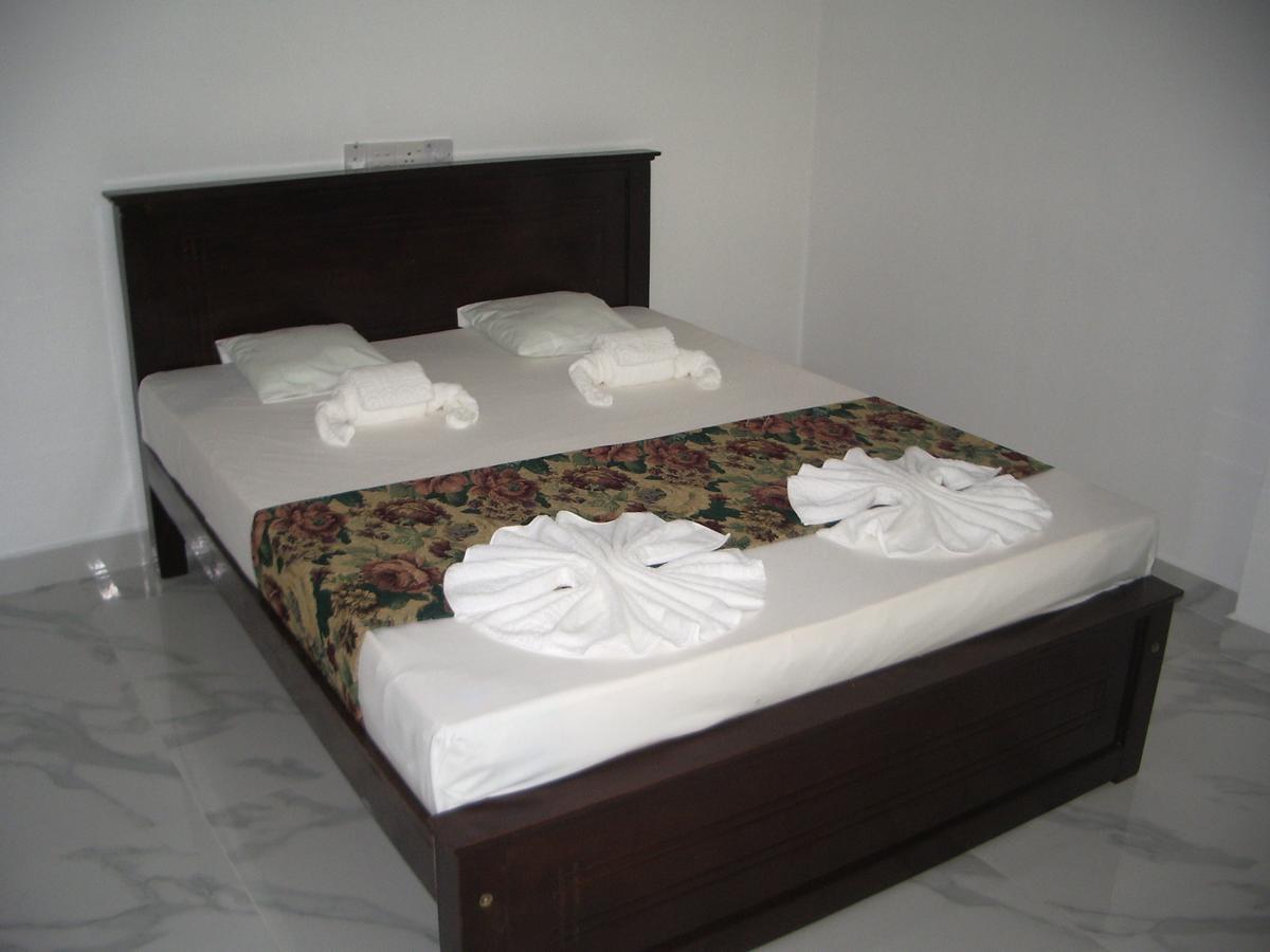 Hotel "Diana" Хіккадува Екстер'єр фото